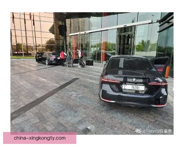 周意滞留迪拜自嘲似战地记者般 周意滞留迪拜自嘲似战地记者般